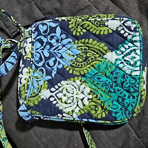 Vera Bradley Crossbody 8inx6in Teal,white,dark blue & green - Picture 8 of 13